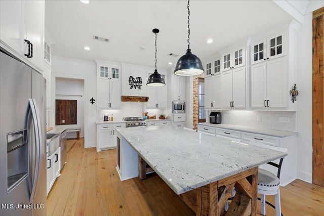 127 Crossview Place, Brandon, MS 39047