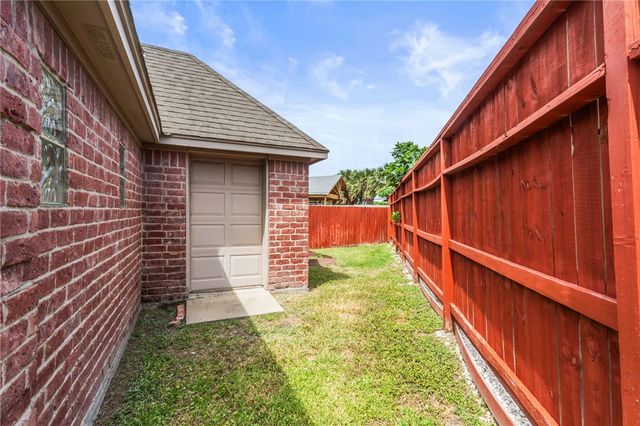 5418 Hulen Dr, Corpus Christi, TX 78413