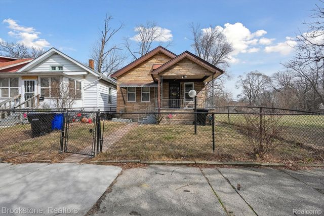 15560 La Salle Boulevard, Detroit, MI 48238