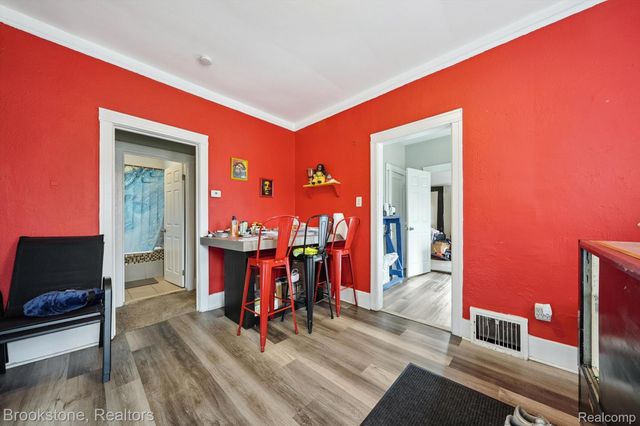 15560 La Salle Boulevard, Detroit, MI 48238