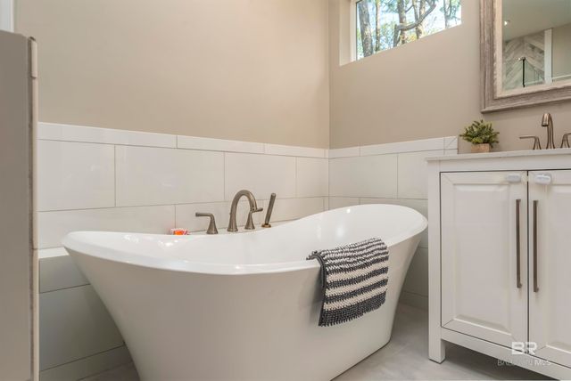 908 LAFITTE Place, Dauphin Island, AL 36528