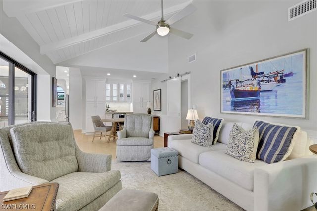 1325 Kings WAY, Naples, FL 34104