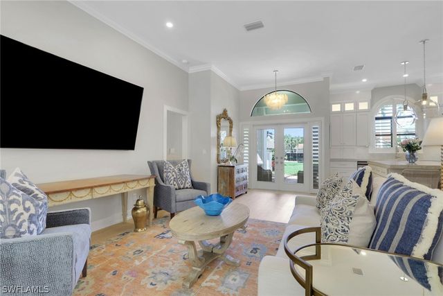 1325 Kings WAY, Naples, FL 34104