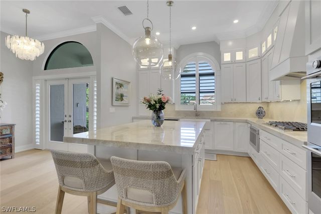 1325 Kings WAY, Naples, FL 34104