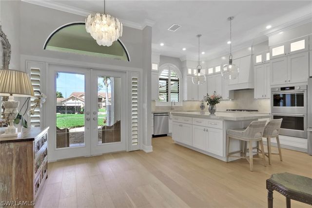 1325 Kings WAY, Naples, FL 34104