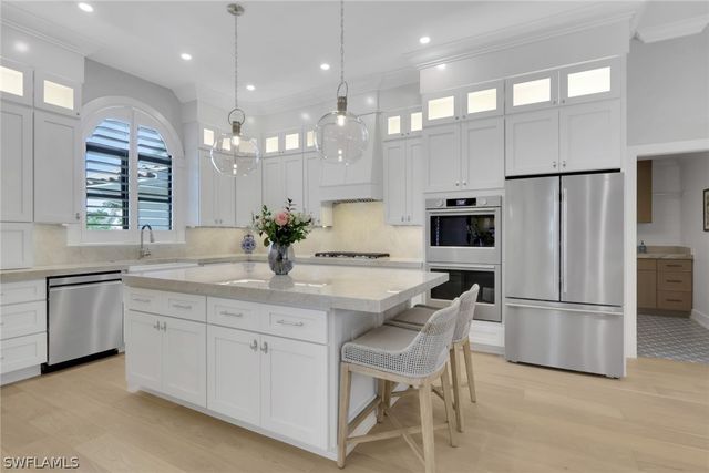 1325 Kings WAY, Naples, FL 34104