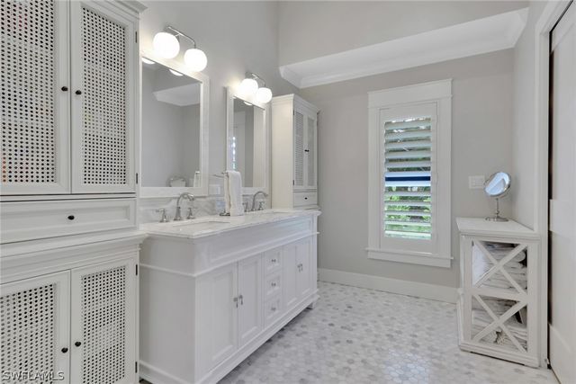 1325 Kings WAY, Naples, FL 34104