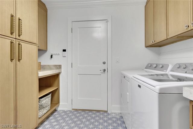 1325 Kings WAY, Naples, FL 34104