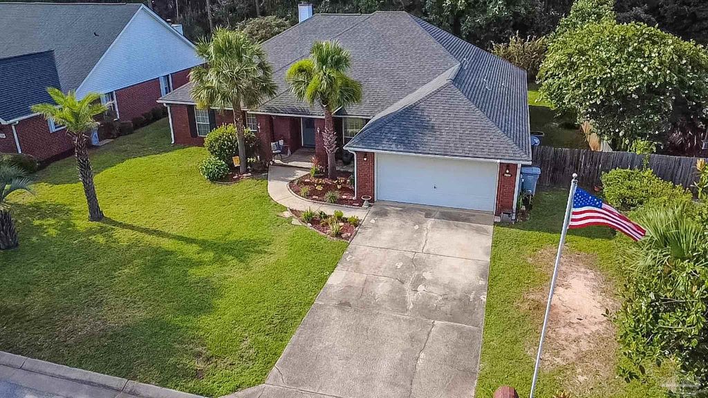 7034 Brighton Oaks Blvd, Navarre, FL 32566