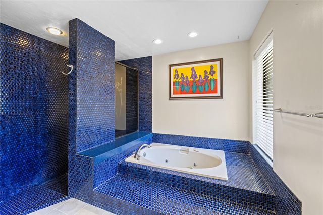 2345 NW 14TH PLACE, Gainesville, FL 32605