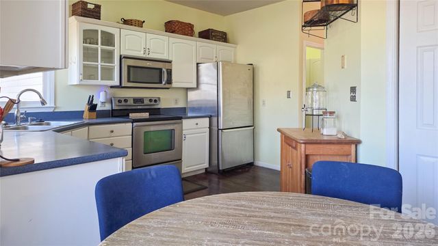 28 Sweetbriar Court, Asheville, NC 28803