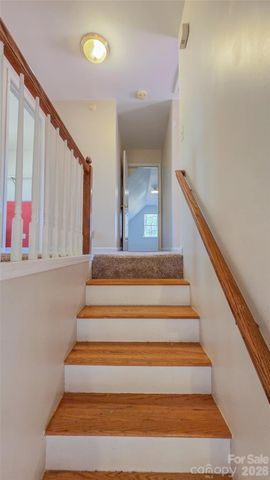 28 Sweetbriar Court, Asheville, NC 28803