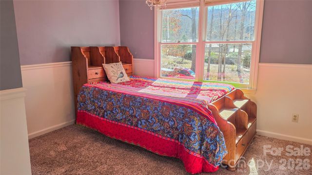 28 Sweetbriar Court, Asheville, NC 28803