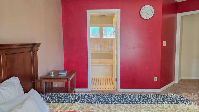 28 Sweetbriar Court, Asheville, NC 28803