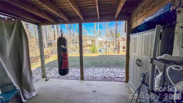 28 Sweetbriar Court, Asheville, NC 28803