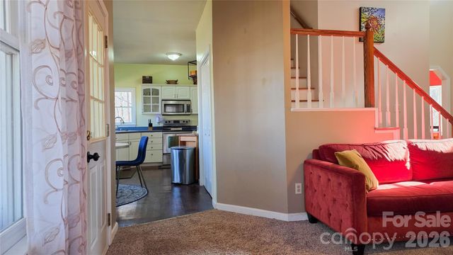 28 Sweetbriar Court, Asheville, NC 28803