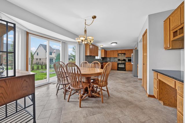49132 Stratford Drive, Chesterfield Twp, MI 48047