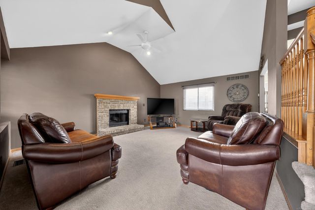 49132 Stratford Drive, Chesterfield Twp, MI 48047
