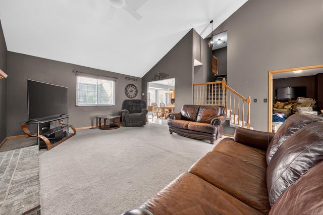 49132 Stratford Drive, Chesterfield Twp, MI 48047