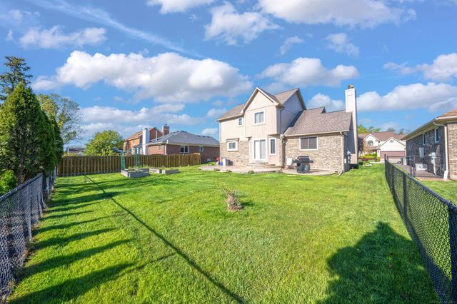 49132 Stratford Drive, Chesterfield Twp, MI 48047
