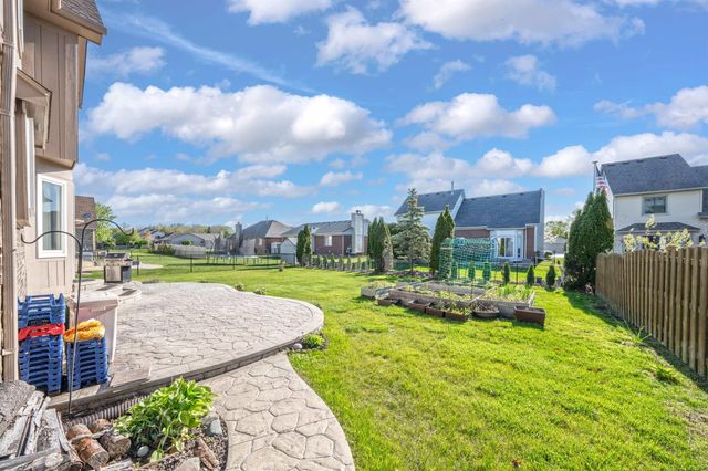 49132 Stratford Drive, Chesterfield Twp, MI 48047