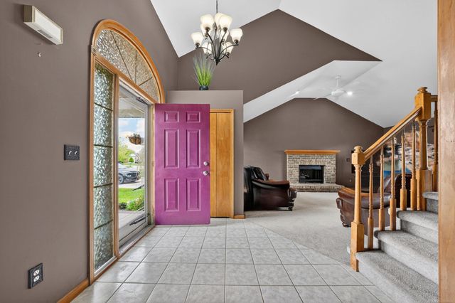 49132 Stratford Drive, Chesterfield Twp, MI 48047