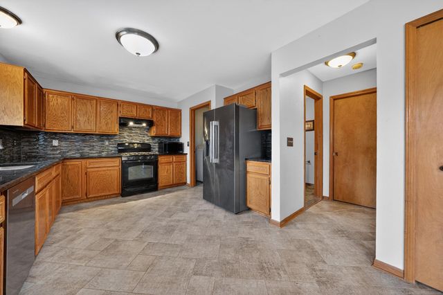 49132 Stratford Drive, Chesterfield Twp, MI 48047