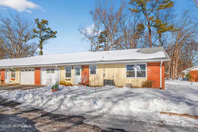 116A Buckingham Drive, Lakewood, NJ 08701