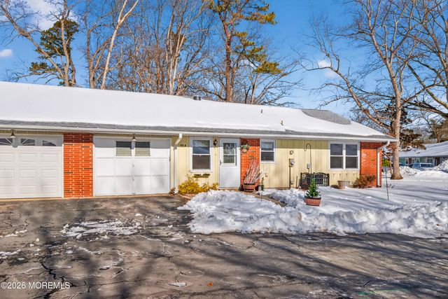 116A Buckingham Drive, Lakewood, NJ 08701