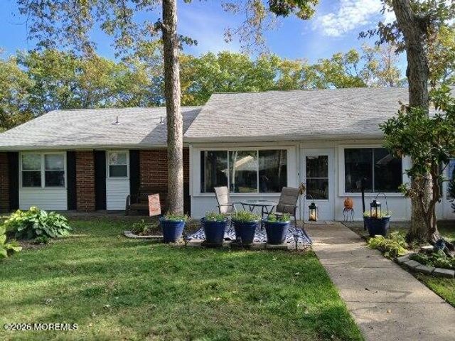 116A Buckingham Drive, Lakewood, NJ 08701