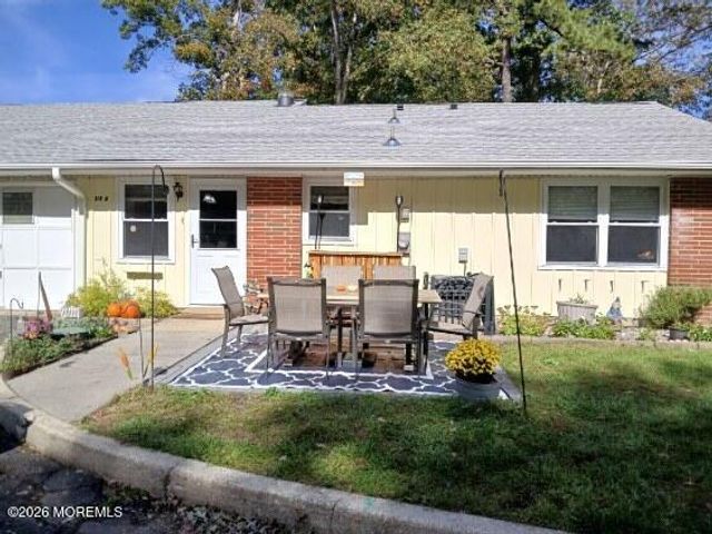 116A Buckingham Drive, Lakewood, NJ 08701