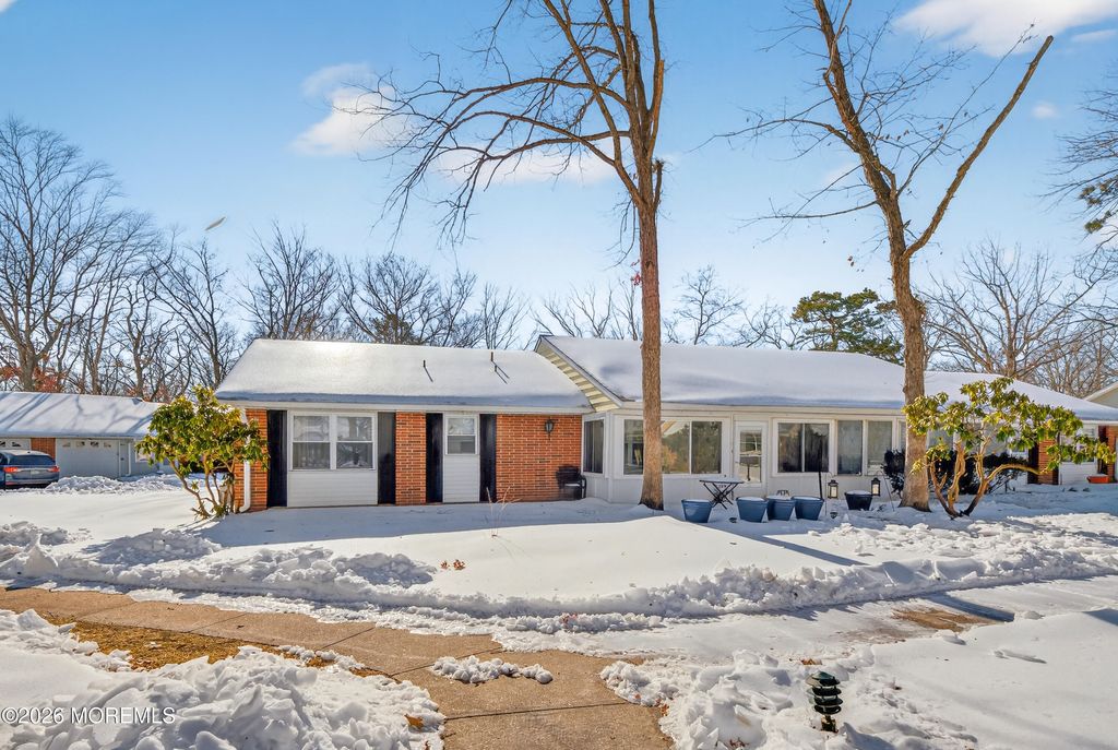 116A Buckingham Drive, Lakewood, NJ 08701