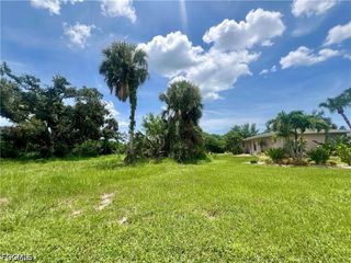 25 Oakland Hills PL, Rotonda West, FL 33947