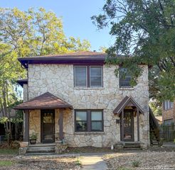 210 E Lullwood Ave, San Antonio, TX 78212