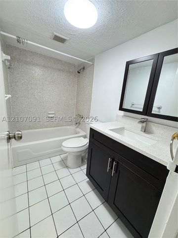 2800 Somerset Dr 115J, Lauderdale Lakes, FL 33311