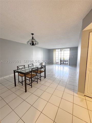 2800 Somerset Dr 115J, Lauderdale Lakes, FL 33311