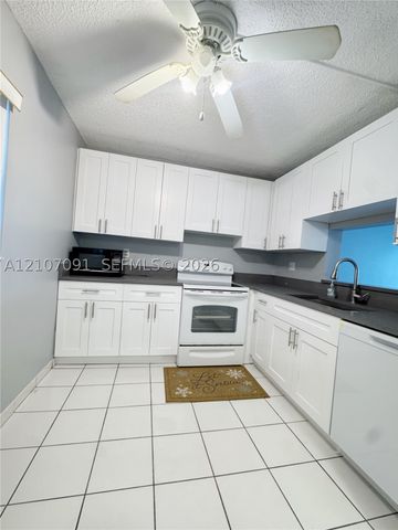 2800 Somerset Dr 115J, Lauderdale Lakes, FL 33311