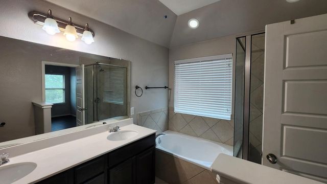 256 Pebble Creek LN, Buda, TX 78610