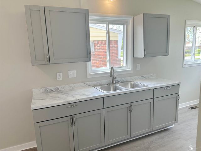 29219 York Street, Inkster, MI 48141