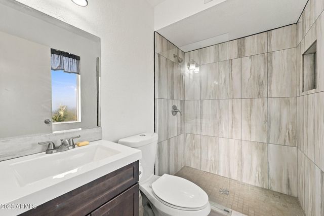 2158 E CLAIRE Drive, Phoenix, AZ 85022