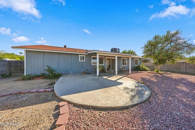 2158 E CLAIRE Drive, Phoenix, AZ 85022