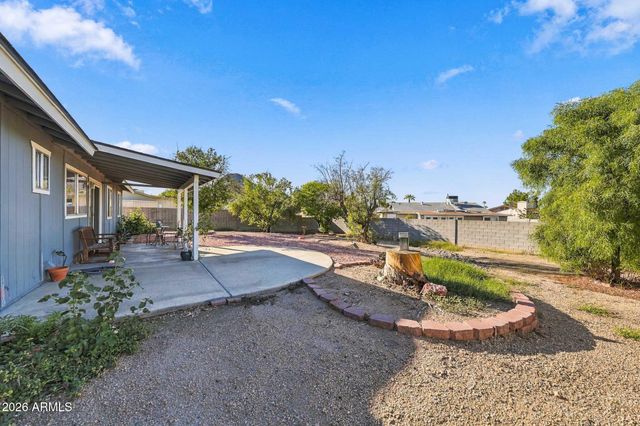 2158 E CLAIRE Drive, Phoenix, AZ 85022