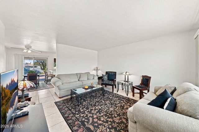 2158 E CLAIRE Drive, Phoenix, AZ 85022