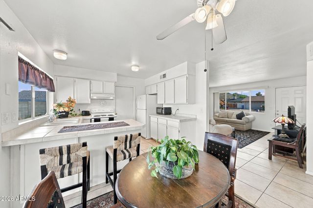 2158 E CLAIRE Drive, Phoenix, AZ 85022