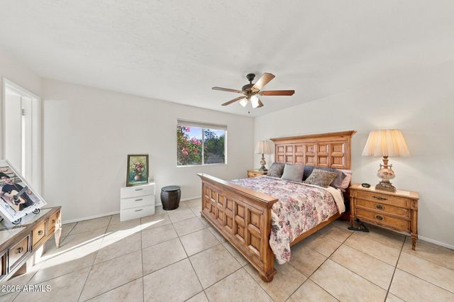 2158 E CLAIRE Drive, Phoenix, AZ 85022