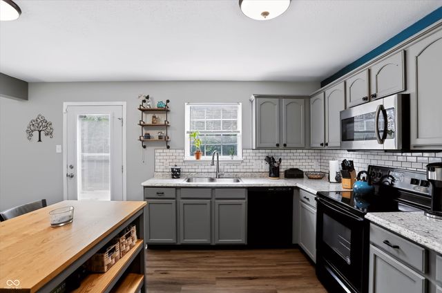 8394 S Shady Trail Drive, Pendleton, IN 46064
