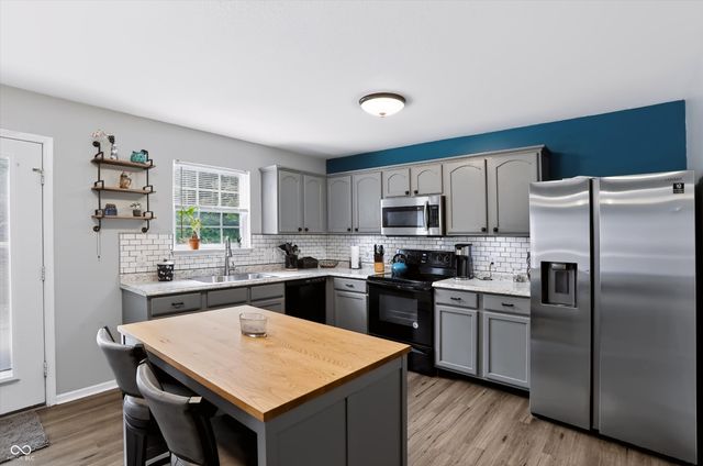 8394 S Shady Trail Drive, Pendleton, IN 46064
