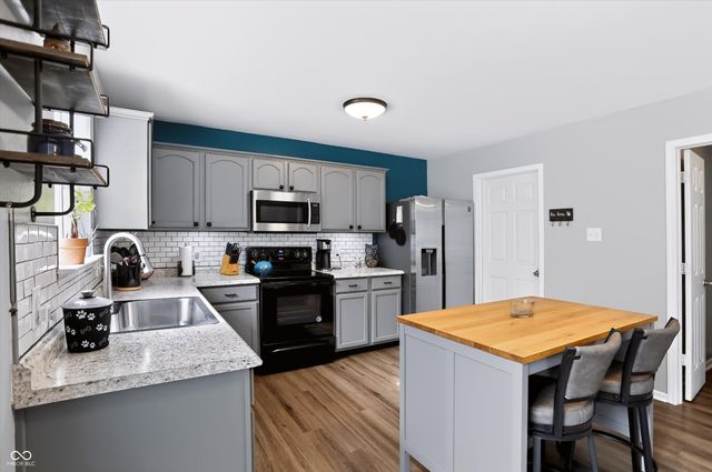 8394 S Shady Trail Drive, Pendleton, IN 46064