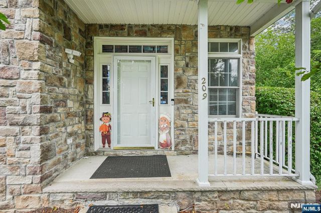 209 Raymound Boulevard, Par-troy Hills Twp., NJ 07054
