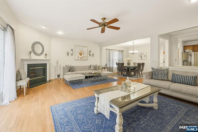 209 Raymound Boulevard, Par-troy Hills Twp., NJ 07054